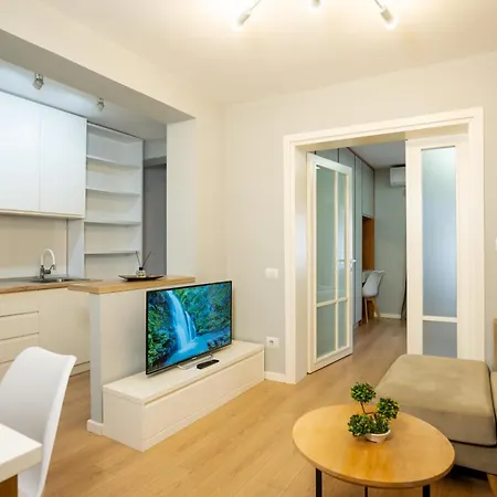 Boulevard Close To Center 티라나