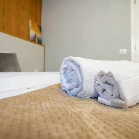 Boulevard Close To Center 아파트 *