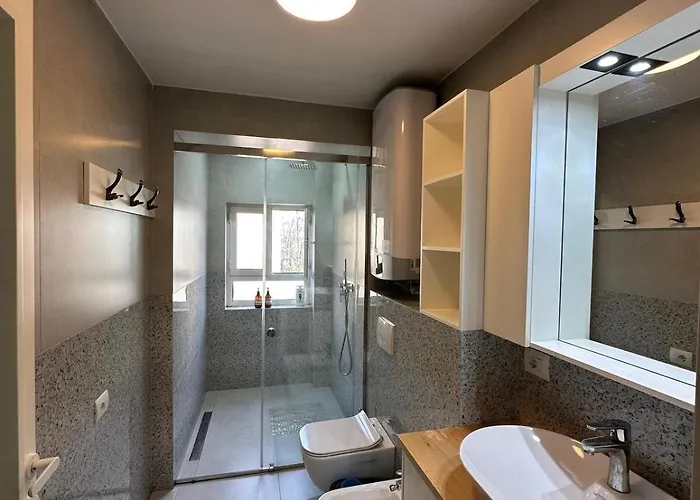 Boulevard Close To Center