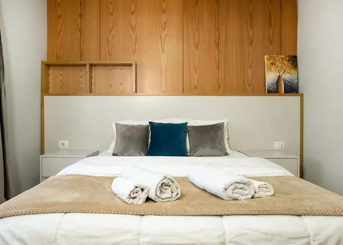 Boulevard Close To Center