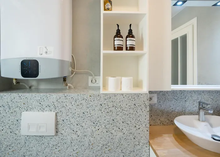 Boulevard Close To Center