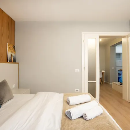 Boulevard Close To Center アパート ティラナ