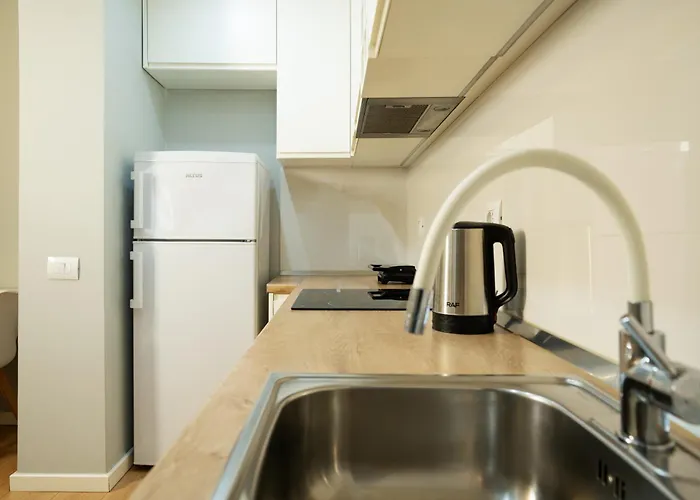 Boulevard Close To Center * ティラナ