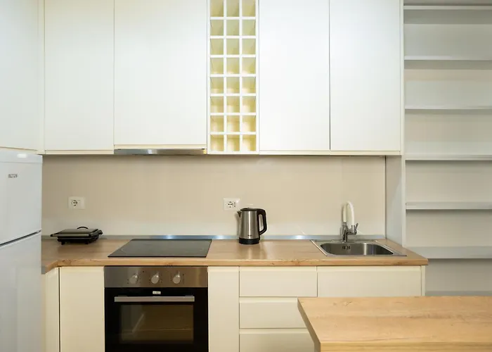 Boulevard Close To Center *