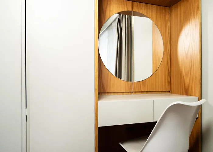 Boulevard Close To Center *