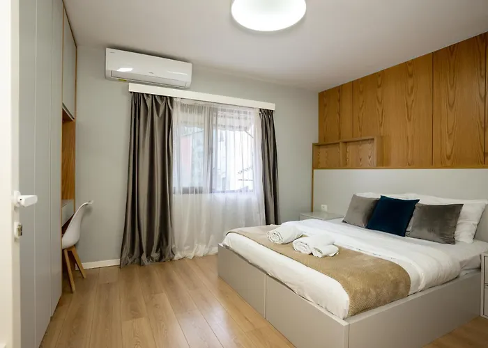 Boulevard Close To Center ティラナ